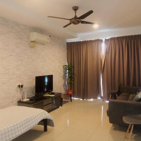 2 Bedrooms & 2 Bathrooms Near New Gurney Bay 조지타운 외부 사진