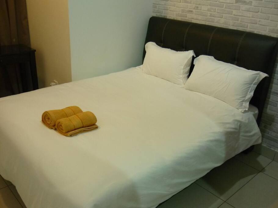 2 Bedrooms & 2 Bathrooms Near New Gurney Bay 조지타운 외부 사진